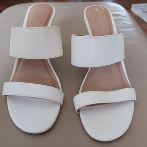 White sandal with clear wedge, Size 8